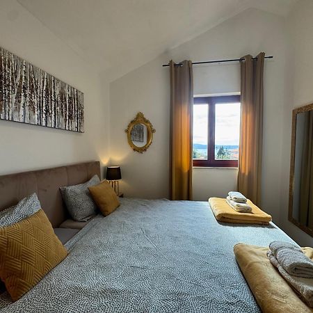 Apartments Orhidelia Нивице Екстериор снимка