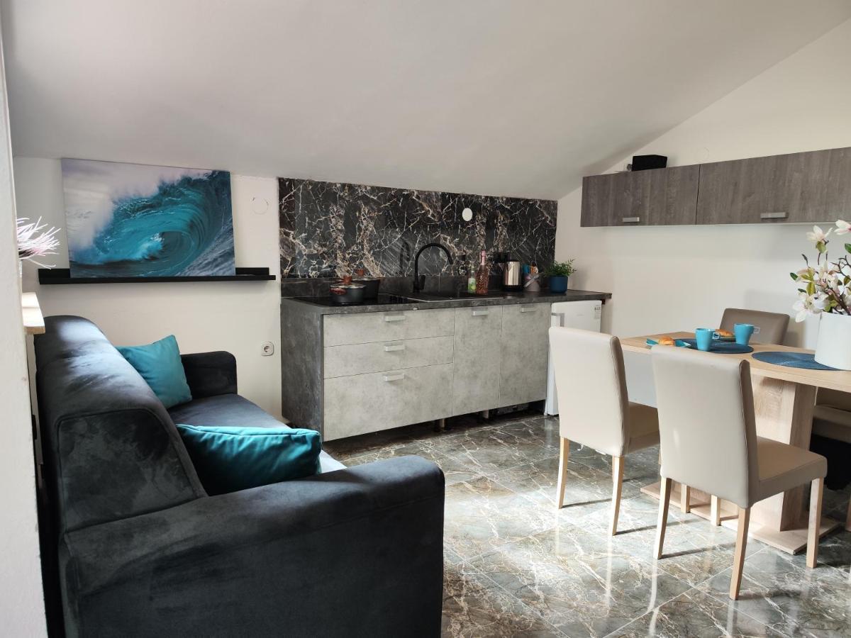 Apartments Orhidelia Нивице Екстериор снимка