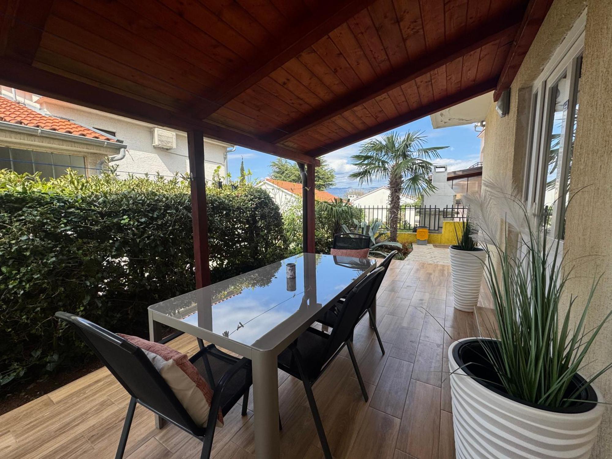 Apartments Orhidelia Нивице Екстериор снимка